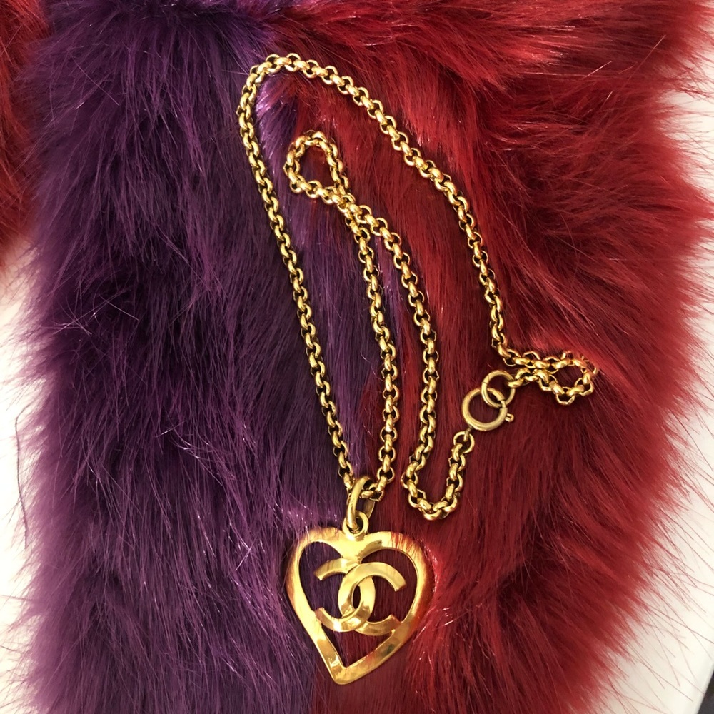 VINTAGE CHANEL NECKLACE (95)